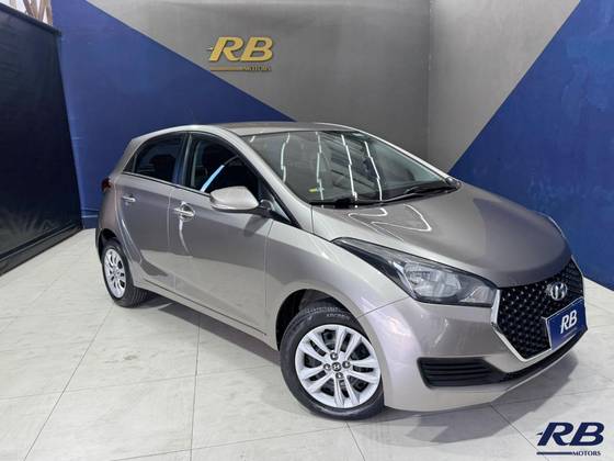HYUNDAI HB20 1.6 COMFORT PLUS 16V FLEX 4P MANUAL HYUNDAI HB20 1.6 COMFORT PLUS 16V FLEX 4P MANUAL